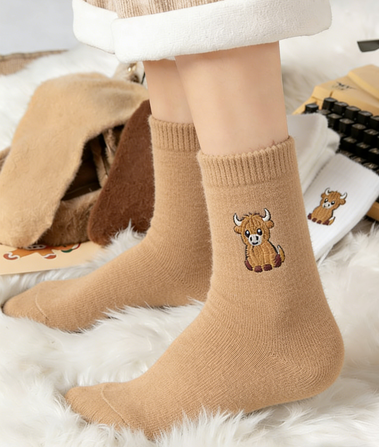 ⏳Warm Winter Sale 50% OFF!🔥Women's Cute Warm Highland Cow Embroidered Plush Socks
