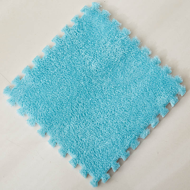 Patchwork Cozy Bedroom Rug - DIY your own bedroom carpet!