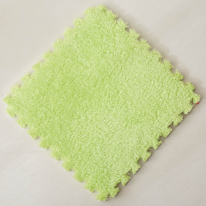 Patchwork Cozy Bedroom Rug - DIY your own bedroom carpet!