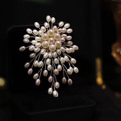 🔥2025 NEW! Women's High-end Exquisite Handmade Pearl Brooch